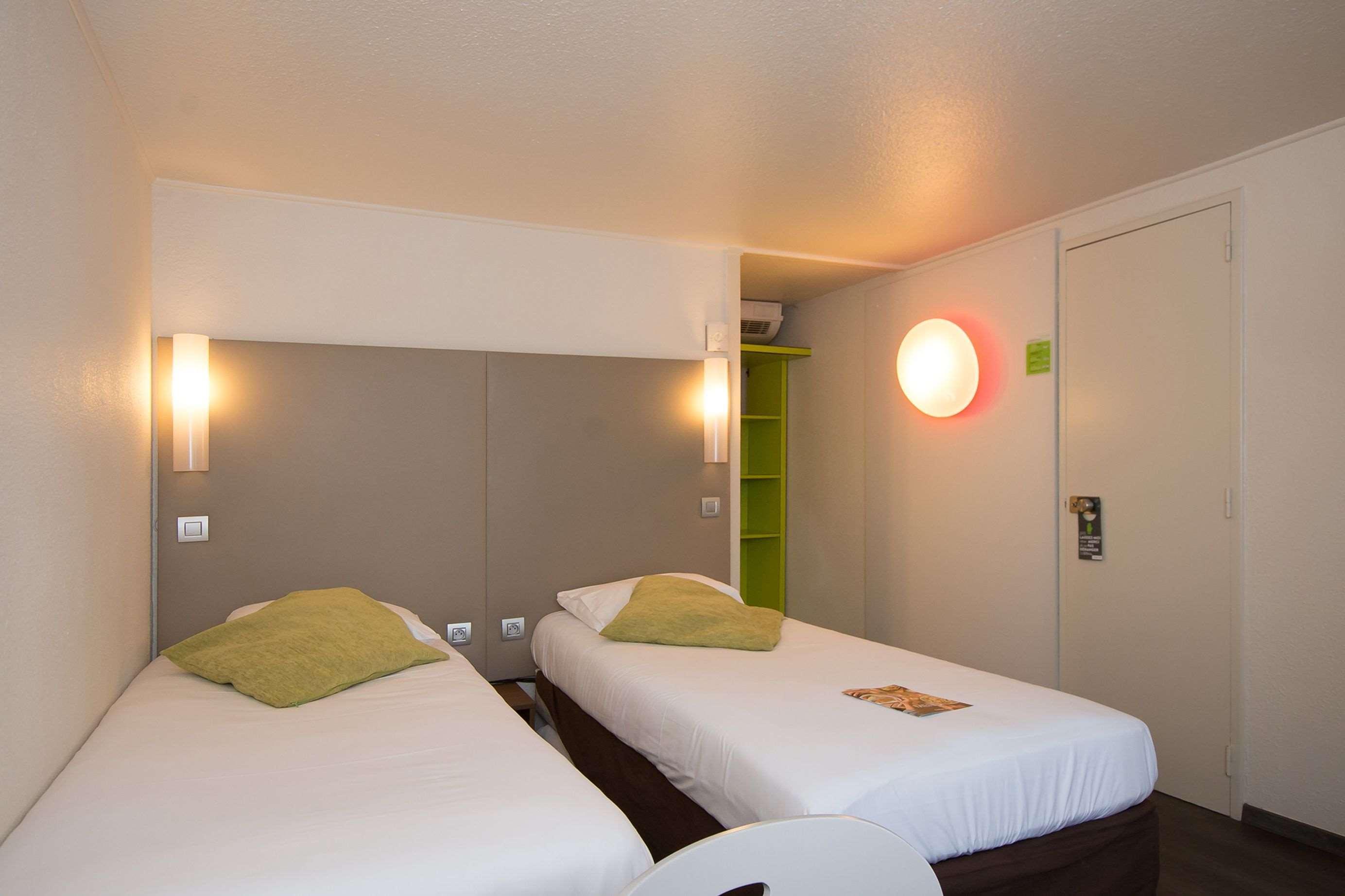 Campanile Reims Ouest - Tinqueux Hotel Exterior foto