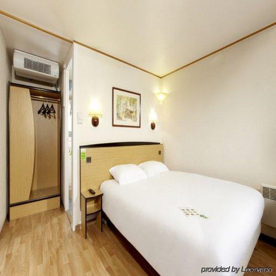 Campanile Reims Ouest - Tinqueux Hotel Exterior foto