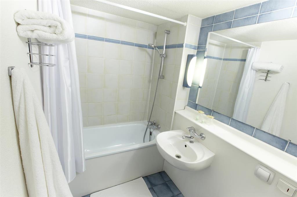 Campanile Reims Ouest - Tinqueux Hotel Quarto foto