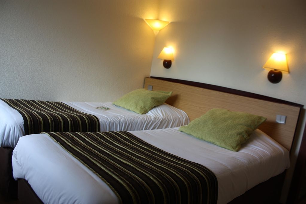 Campanile Reims Ouest - Tinqueux Hotel Quarto foto